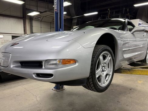 Used 1997 Chevrolet Corvette Coupe w/ Memory Pkg image 92