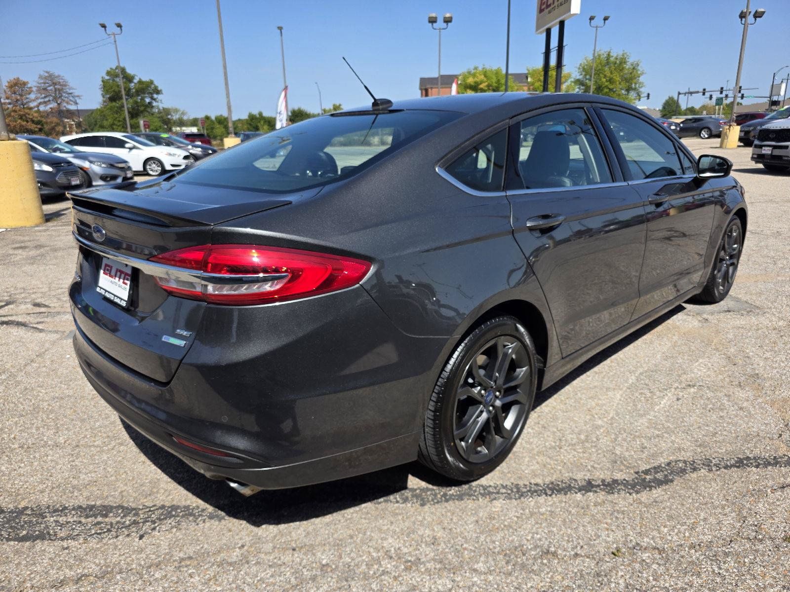 Used 2018 Ford Fusion SE w/ Equipment Group 201A FWD image 5