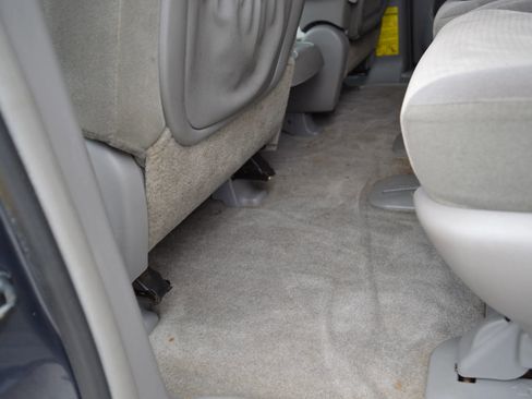 Used 2009 Toyota Sienna LE image 17