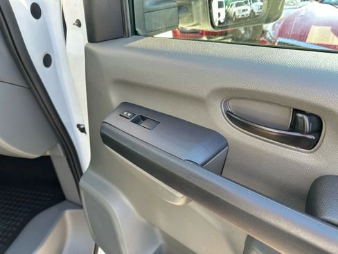 Used 2021 Nissan NV 3500 SV image 16