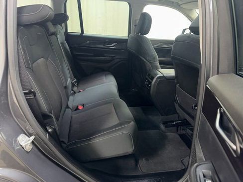 Used 2023 Jeep Grand Cherokee Laredo w/ Luxury Tech Group I image 36