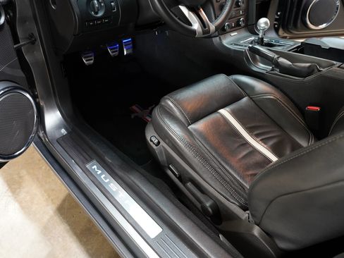 Used 2010 Ford Mustang GT image 41