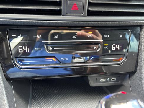 Used 2025 Volkswagen Jetta Sport image 14