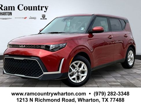 Used 2025 Kia Soul LX w/ LX Technology Package FWD image 1