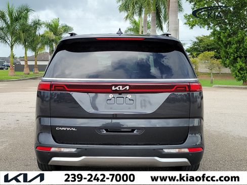 Certified 2024 Kia Carnival SX Prestige FWD image 6