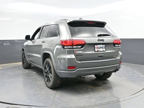 Used 2020 Jeep Grand Cherokee Altitude AWD/4WD image 12