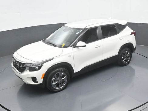 Used 2024 Kia Seltos LX image 45