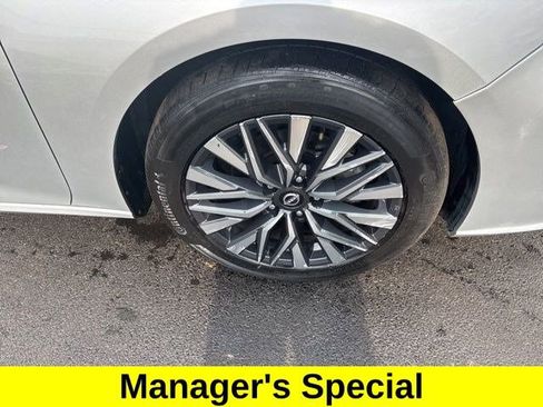 Used 2024 Nissan Altima 2.5 SV image 40