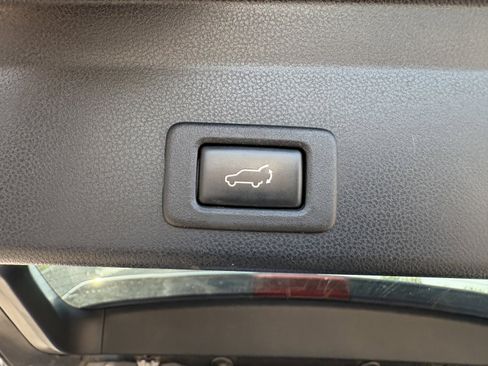Used 2019 Subaru Ascent Limited AWD/4WD image 10