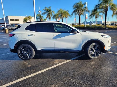 Used 2025 Buick Envision Sport Touring image 3