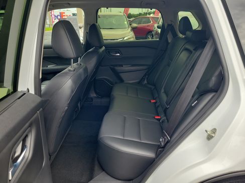 Certified 2024 Nissan Rogue SV w/ SV Premium Package FWD image 16