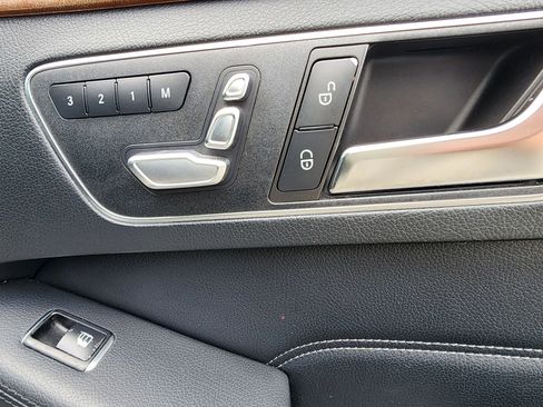 Used 2014 Mercedes-Benz E 350 4MATIC Sedan image 14