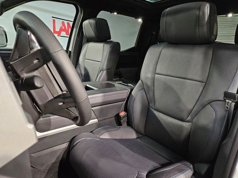 Used 2024 Toyota Tundra Platinum AWD/4WD image 23