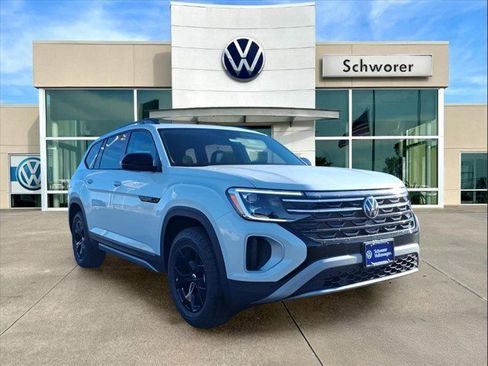 New 2026 Volkswagen Atlas Peak Edition image 5