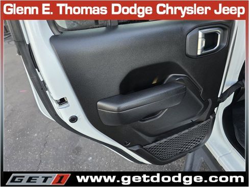 Certified 2023 Jeep Gladiator Willys image 26