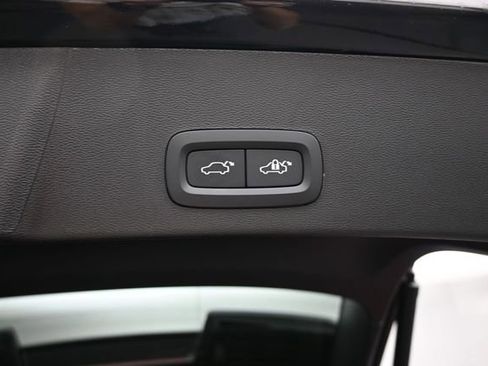 Used 2023 Volvo XC40 B4 Ultimate w/ Protection Package Premier FWD image 33