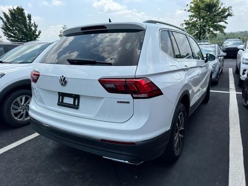 Used 2021 Volkswagen Tiguan SE w/ Panoramic Sunroof Package AWD/4WD image 2