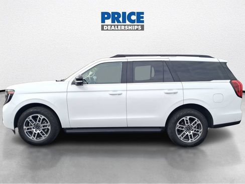 Used 2025 Ford Expedition Active AWD/4WD image 8