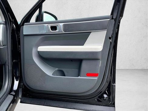 Used 2025 Hyundai Santa Fe SE FWD image 18