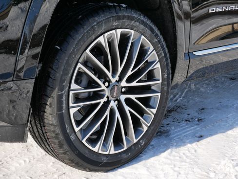 New 2026 GMC Terrain Denali w/ LPO, Black Badging Package image 15