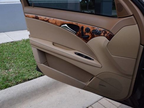 Used 2008 Mercedes-Benz E 350 4MATIC Sedan image 69