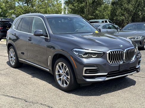 Used 2022 BMW X5 xDrive40i w/ Premium Package AWD/4WD image 3