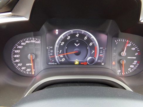 Used 2016 Chevrolet Corvette Z06 w/ 3LZ Preferred Equipment Group RWD image 21