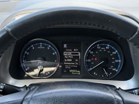 Used 2018 Toyota RAV4 XLE FWD image 11