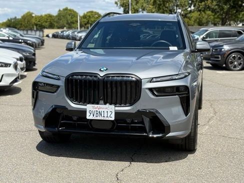 Used 2026 BMW X7 xDrive40i w/ M Sport Package AWD/4WD image 3