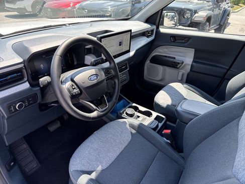Used 2025 Ford Maverick XLT w/ XLT Luxury Package AWD/4WD image 4