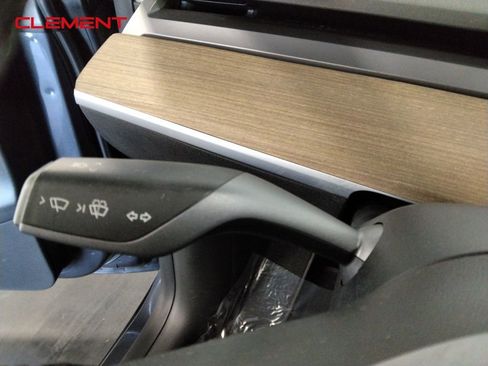 Used 2021 Tesla Model Y Long Range image 13