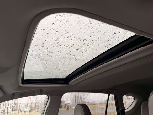 Used 2015 Toyota RAV4 XLE image 25