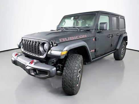 Used 2024 Jeep Wrangler Rubicon image 3