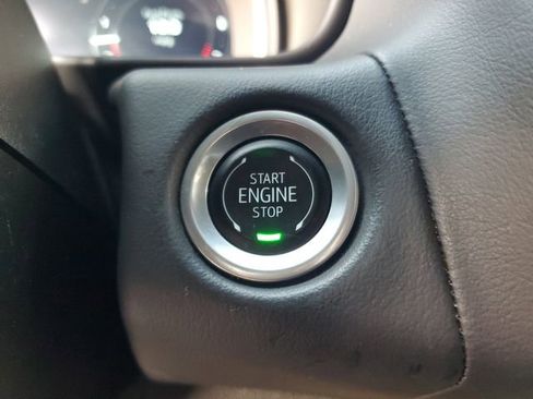 Used 2024 GMC Yukon SLT RWD image 24