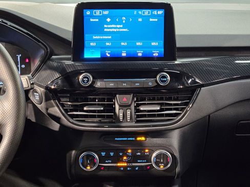 Used 2024 Ford Escape ST-Line image 16