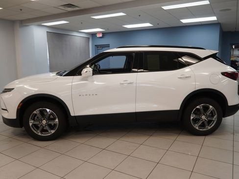 Used 2023 Chevrolet Blazer LT image 2