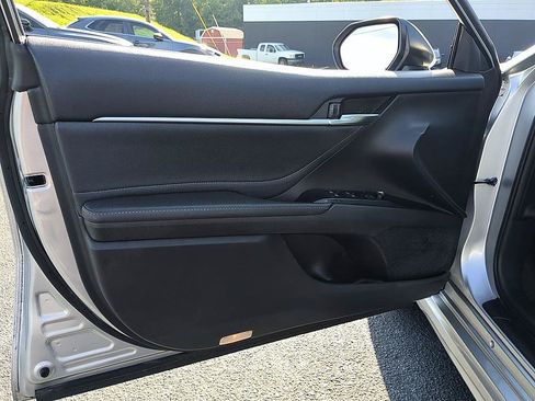 Used 2018 Toyota Camry XSE FWD image 14