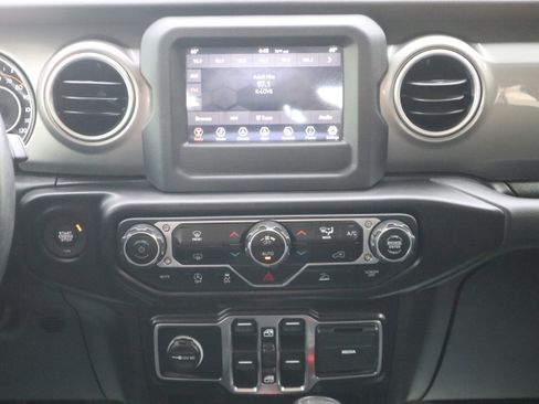 Used 2021 Jeep Gladiator Overland w/ Trailer Tow Package image 15