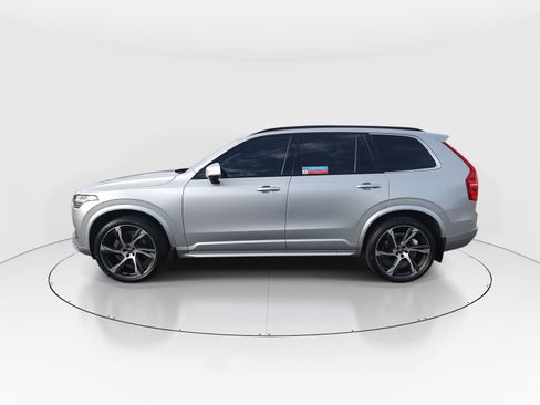 Used 2022 Volvo XC90 T5 Momentum w/ Advanced Package image 5