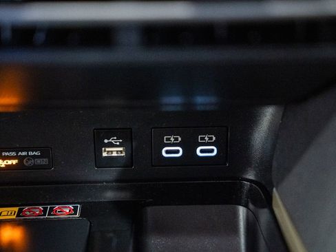 Used 2025 Toyota Camry LE image 21