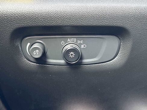 Used 2022 Chevrolet Traverse RS image 27