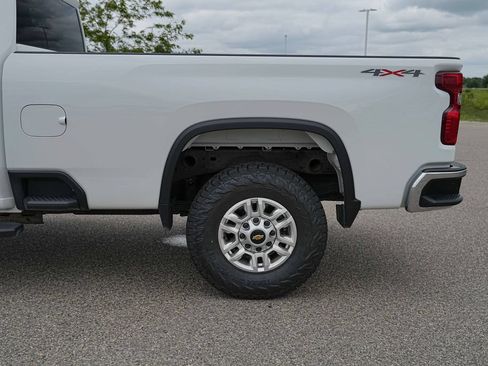 Used 2025 Chevrolet Silverado 2500 LT w/ Convenience Package AWD/4WD image 11