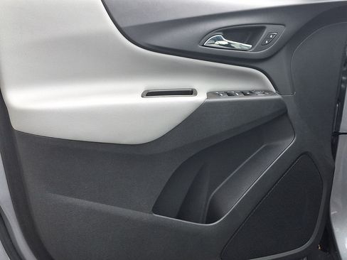 Certified 2024 Chevrolet Equinox LS w/ LS Convenience Package FWD image 10