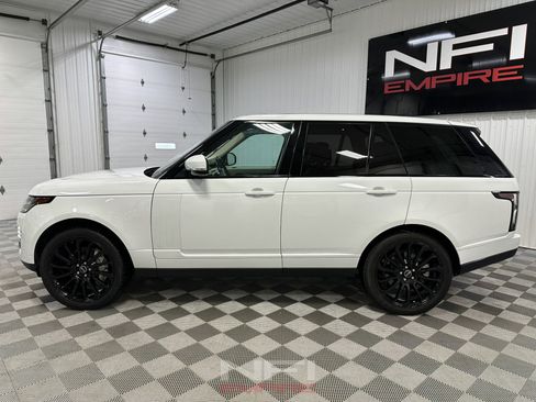 Used 2018 Land Rover Range Rover Supercharged image 2