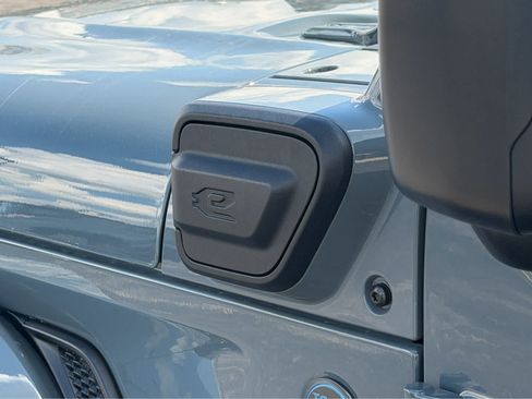 Used 2024 Jeep Wrangler Unlimited w/ Convenience Group AWD/4WD image 6