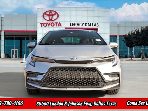 Used 2026 Toyota Corolla SE FWD image 5