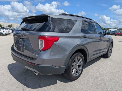 Used 2022 Ford Explorer XLT w/ Equipment Group 202A AWD/4WD image 5