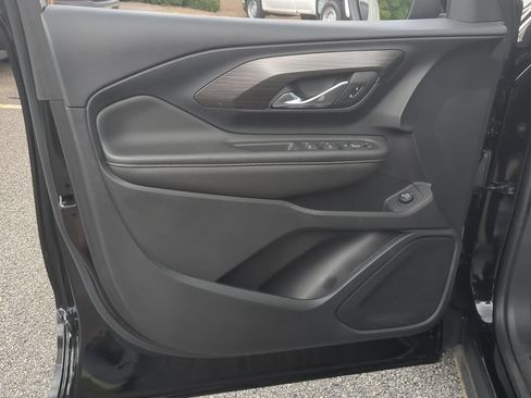 Used 2023 GMC Terrain SLE w/ Driver Convenience Package FWD image 21