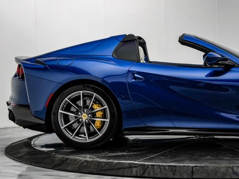 Used 2022 Ferrari 812 GTS RWD image 28