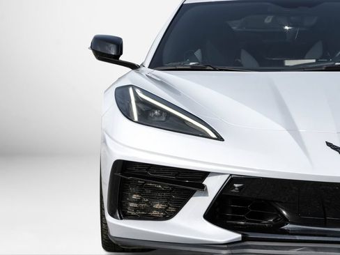 Used 2023 Chevrolet Corvette Stingray Preferred Cpe w/ Z51 Performance Package RWD image 37